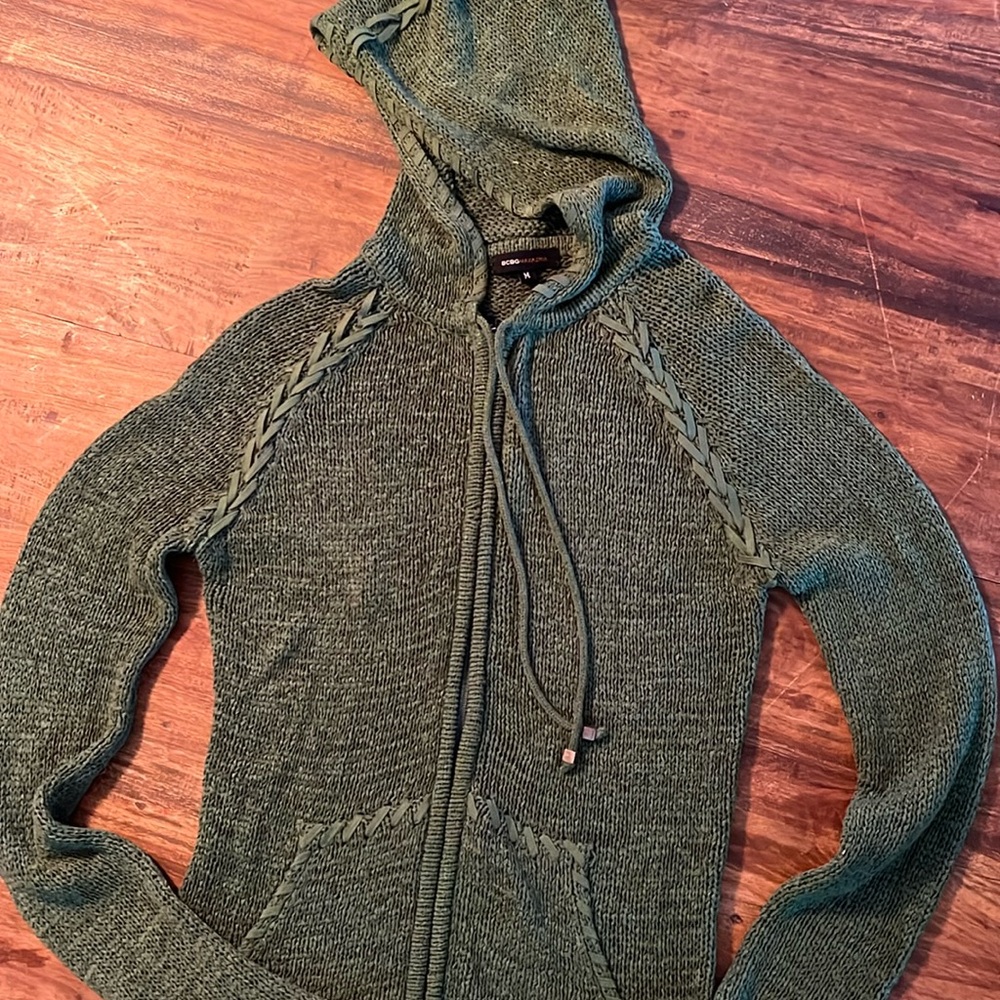 BCBG MAX AZRIA women’s sweater